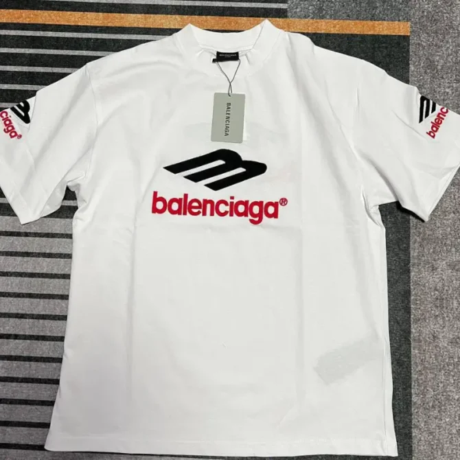 T-shirt Balenciaga